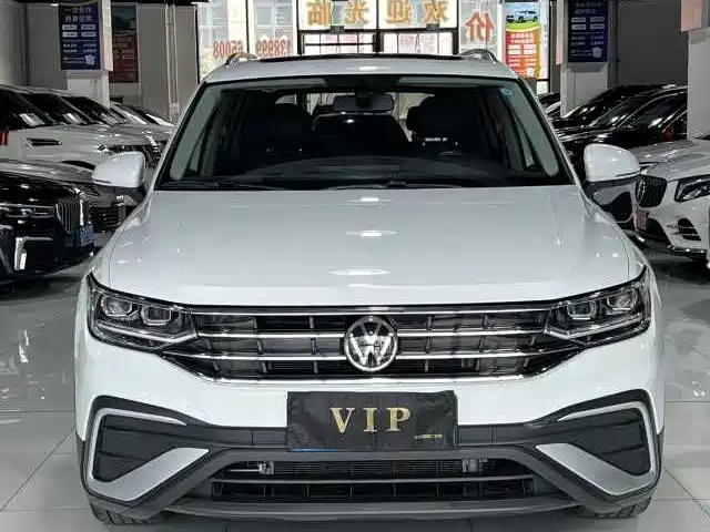 Volkswagen Tiguan L 2023 — фото 2
