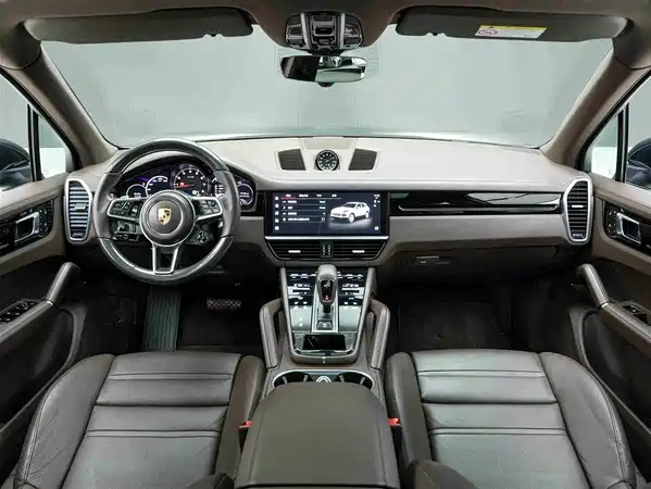 Porsche Cayenne 2022