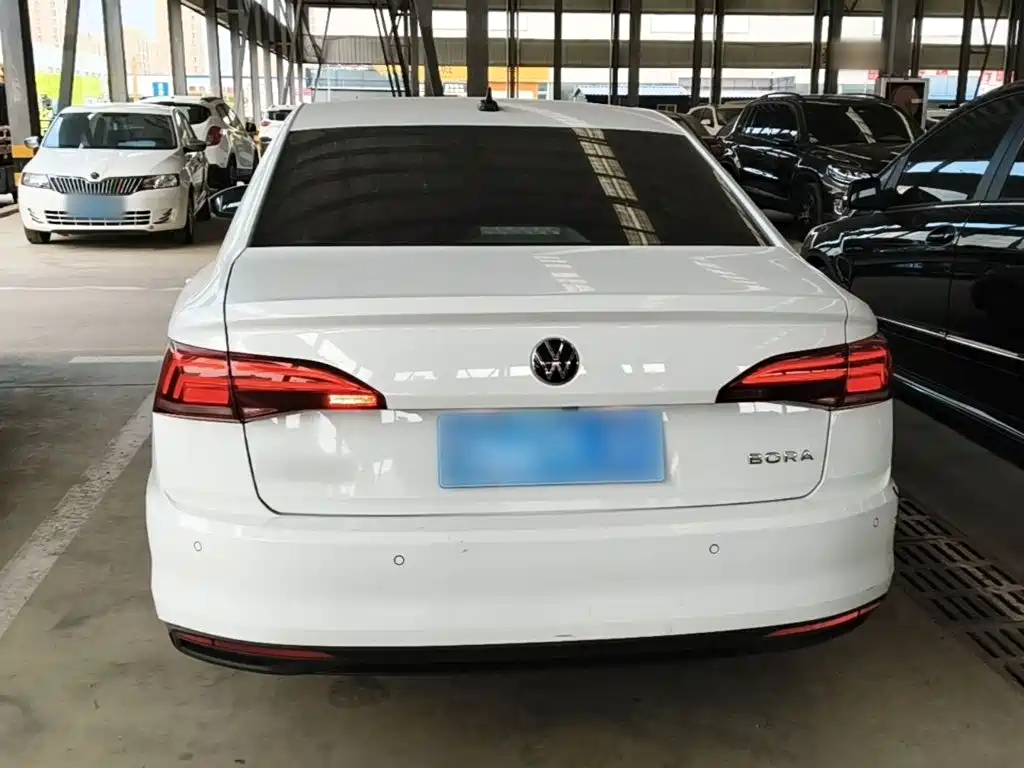 Volkswagen Bora 2023
