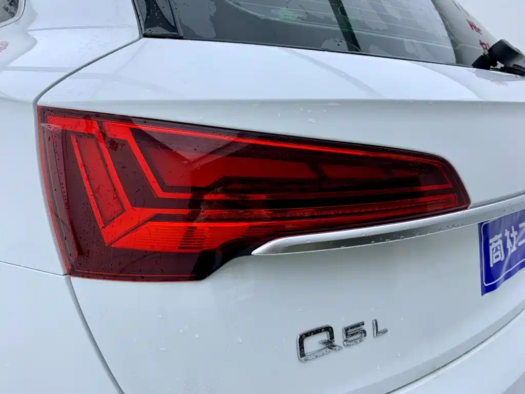 Audi Q5L 2022 — фото 8