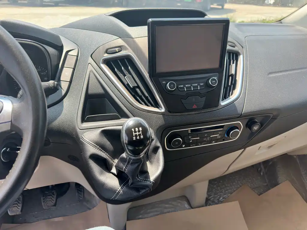 Ford Tourneo 2016 — фото 18