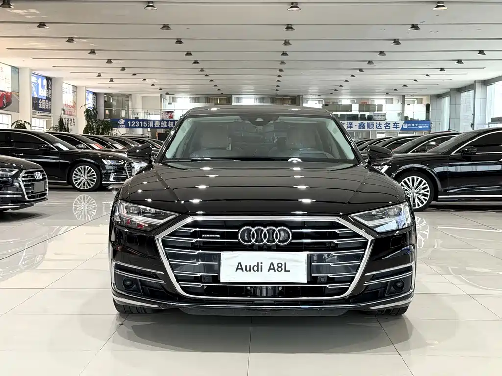 Audi A8 2021 — фото 2
