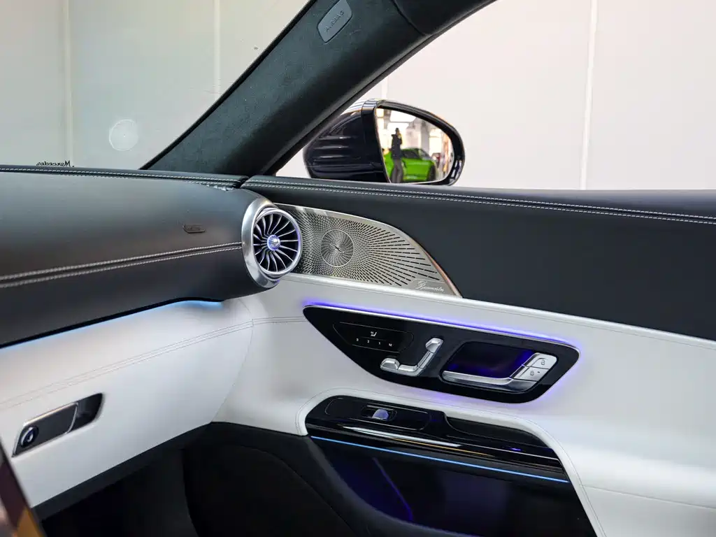 Mercedes-Benz AMG GT 2025 — фото 15