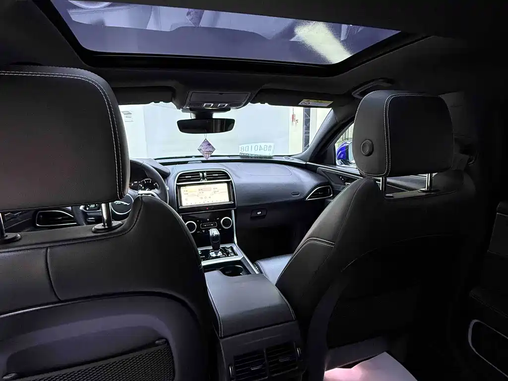 Jaguar XEL 2021 — фото 10
