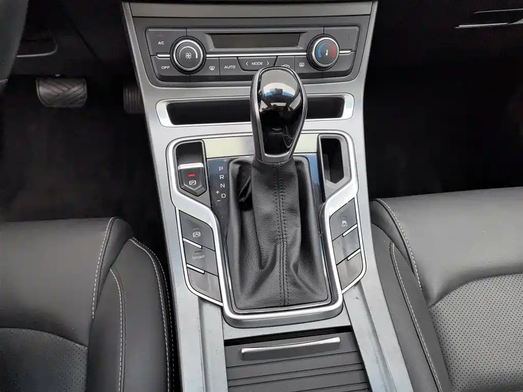 Geely Emgrand 2019 — фото 13