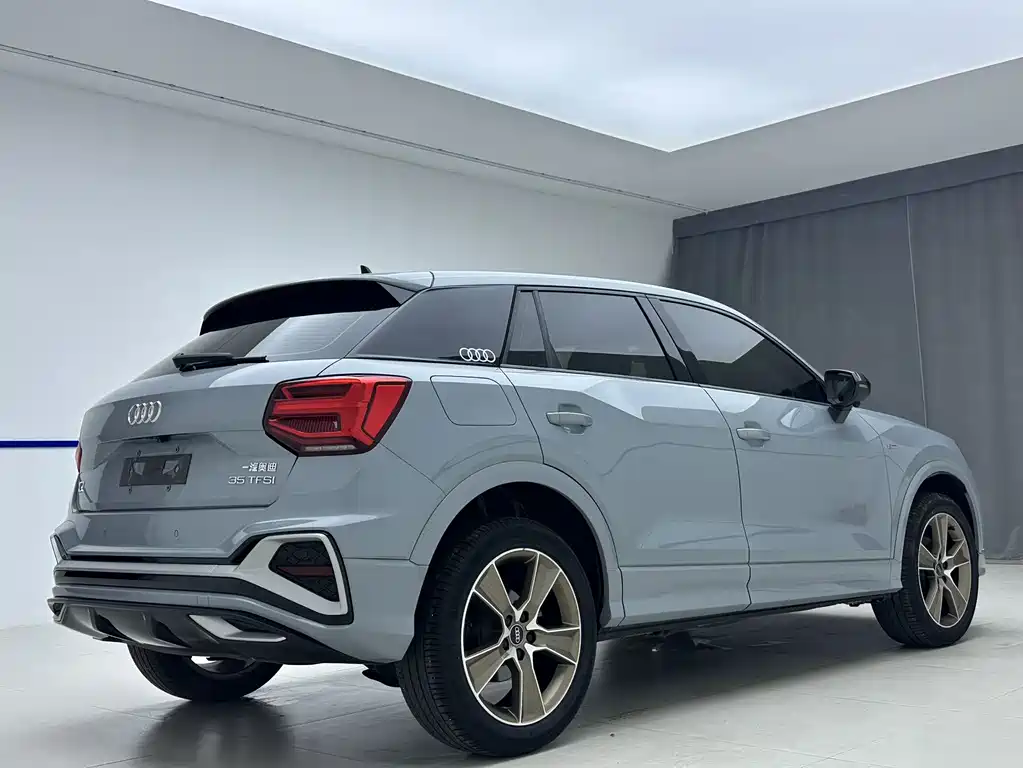 Audi Q2L 2022 — фото 6