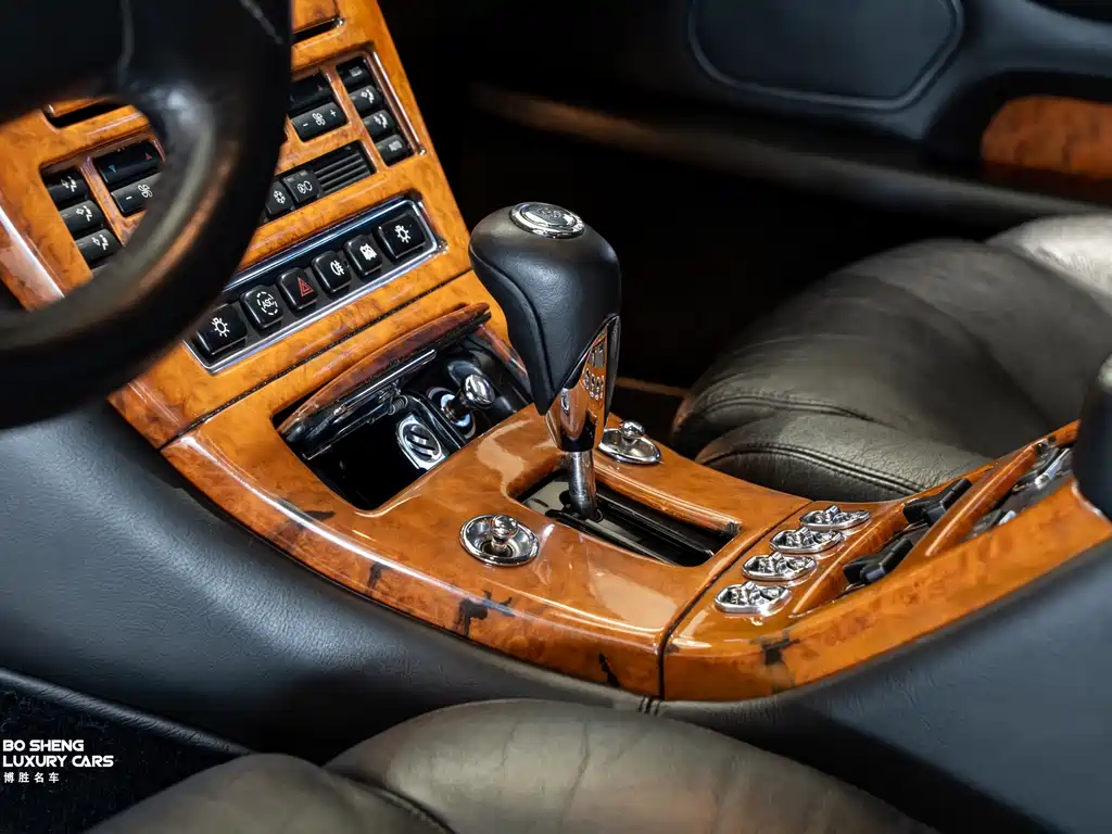 Bentley Elegance 2010 — фото 18