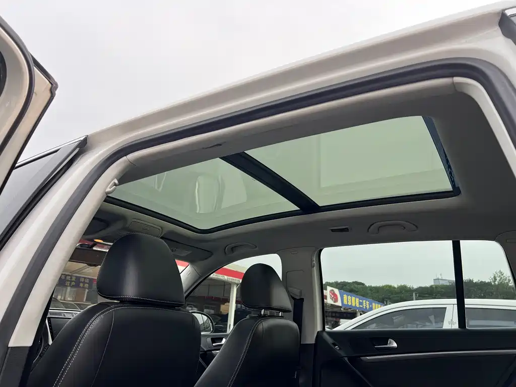 Volkswagen Tiguan 2016 — фото 12