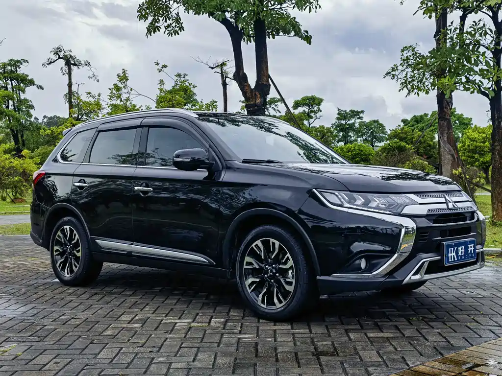 Mitsubishi Outlander 2020