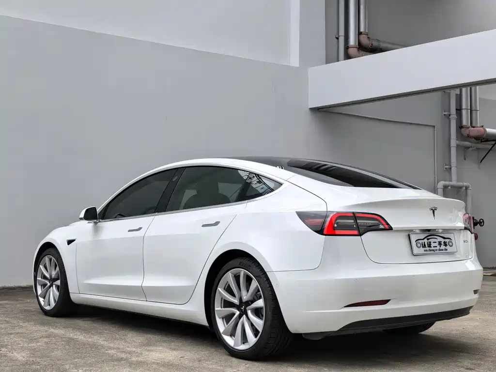 Tesla Model 3 2020 — фото 9