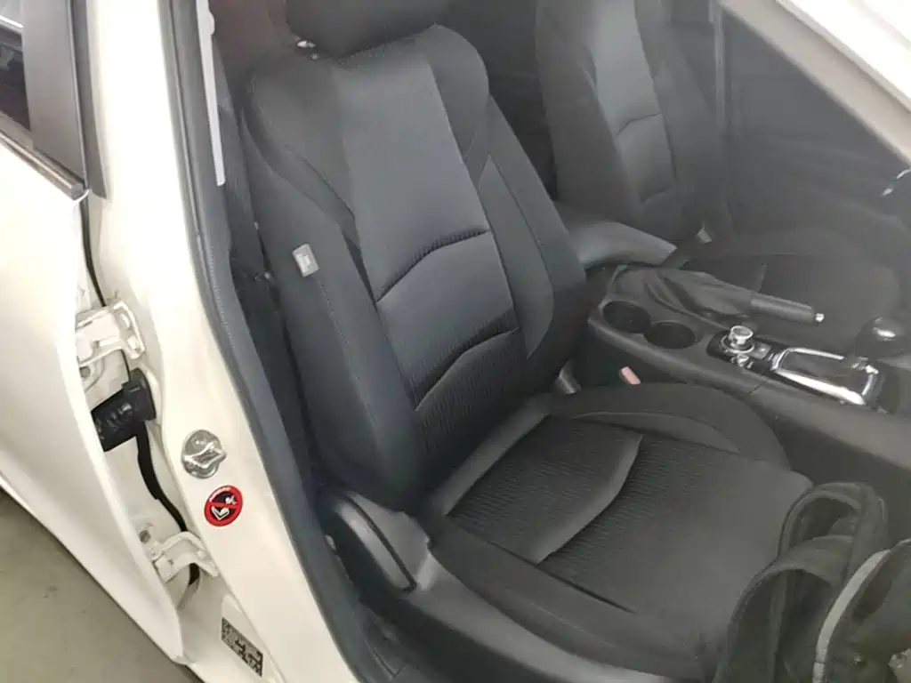 Mazda 3 Axela 2015 — фото 25