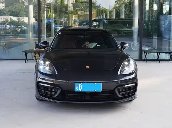 Porsche Panamera 2024