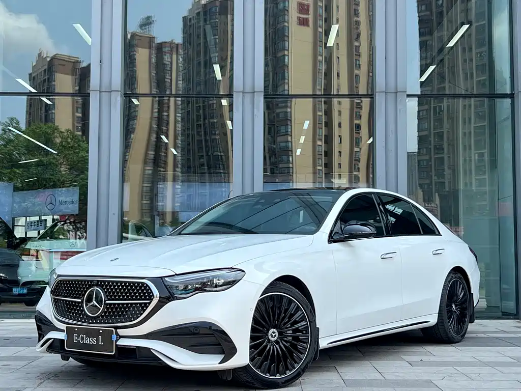 Mercedes-Benz E-Class 2025 — фото 1