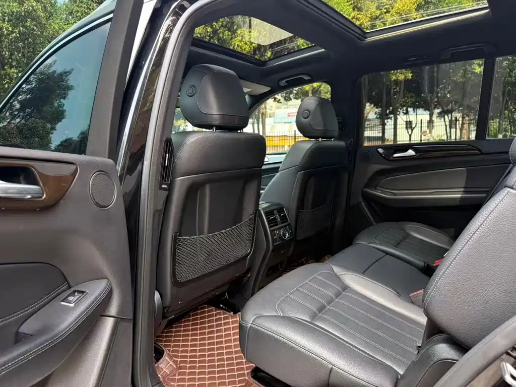 Mercedes-Benz GLS 2018 — фото 18