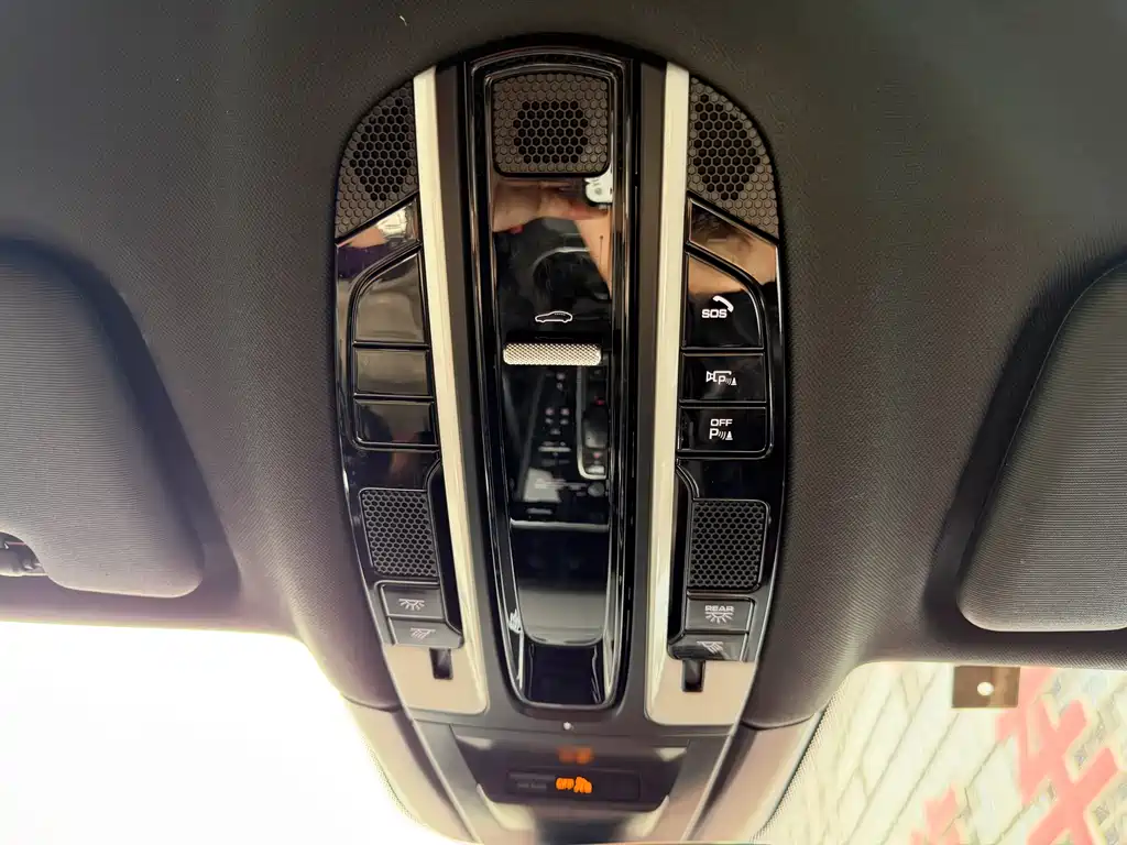 Porsche Cayenne 2019 — фото 19