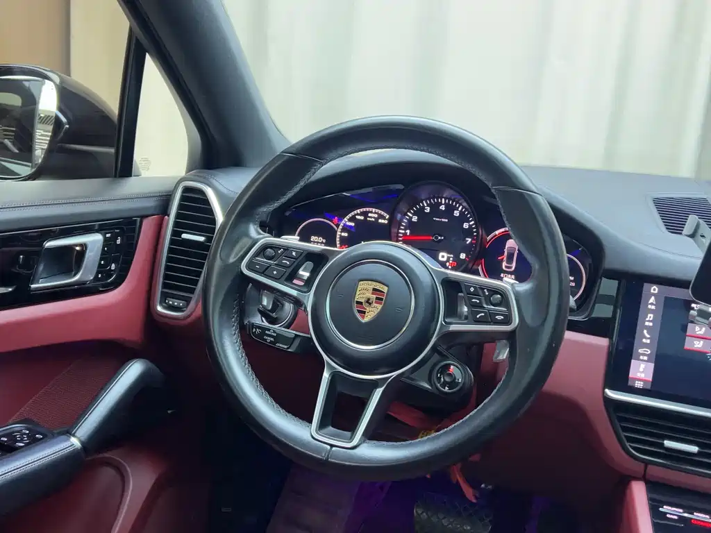 Porsche Cayenne 2020 — фото 12