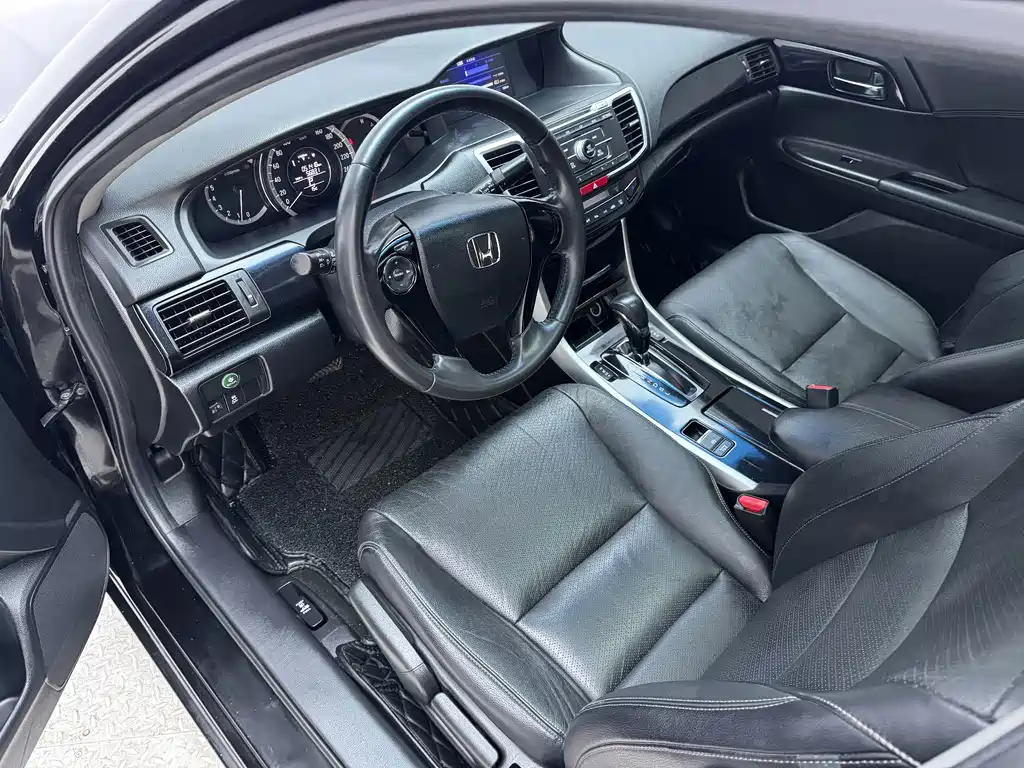 Honda Accord 2017 — фото 6