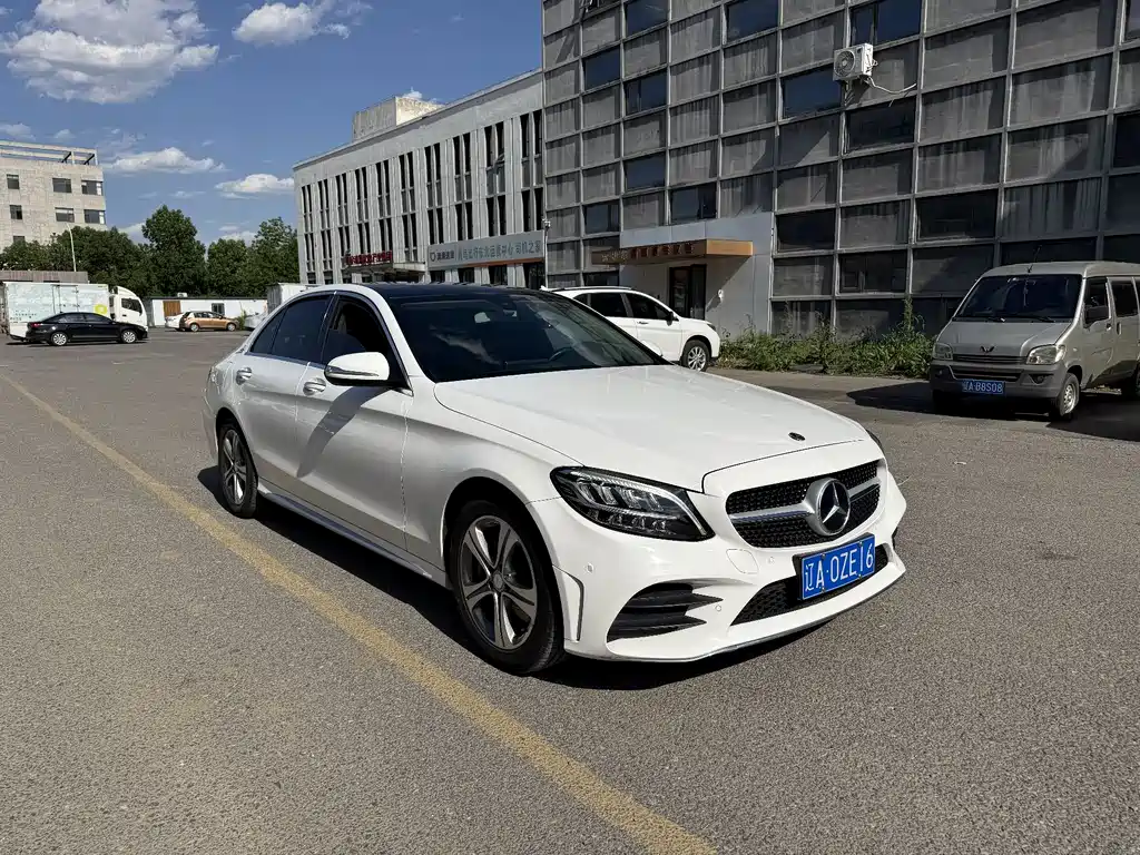 Mercedes-Benz C-Class 2018 — фото 3