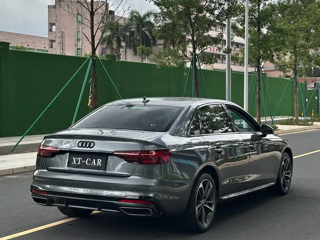 Audi A4L 2021 — фото 11