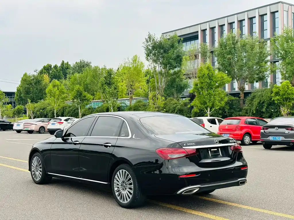 Mercedes-Benz E-Class 2021