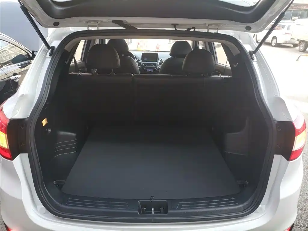 Hyundai ix35 2015 — фото 15