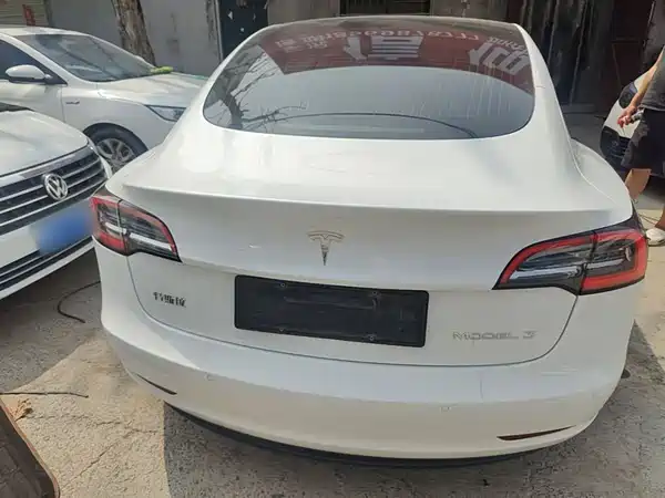 Tesla Model 3 2020