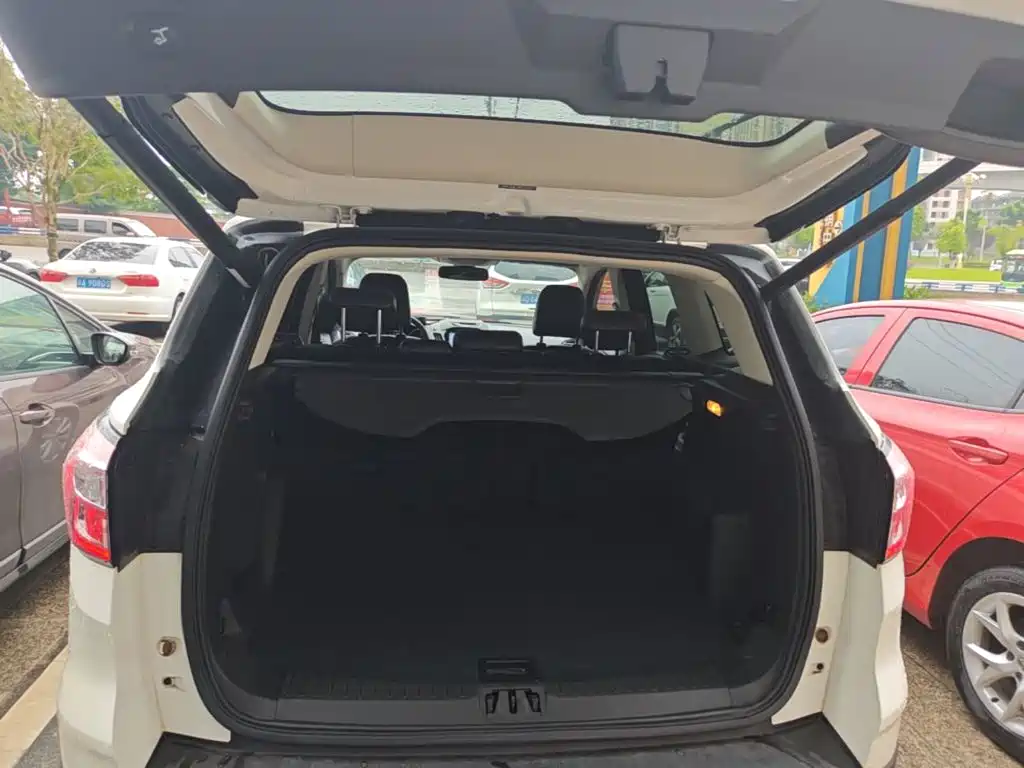 Ford Kuga 2017 — фото 19