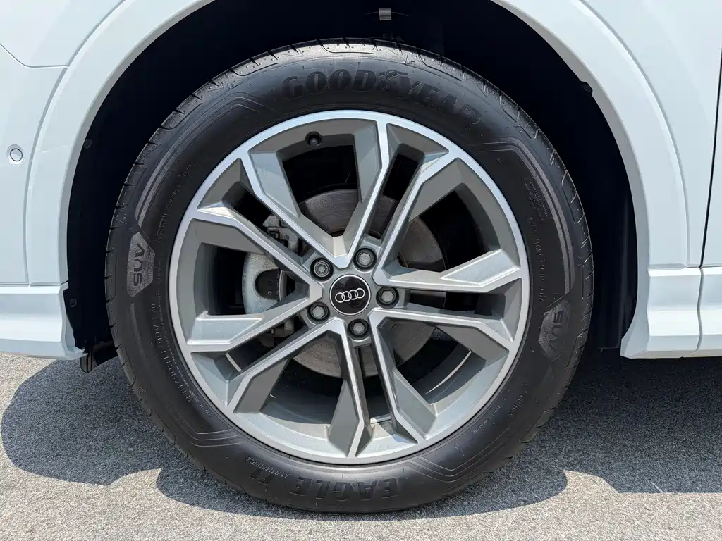 Audi Q3 2023 — фото 26