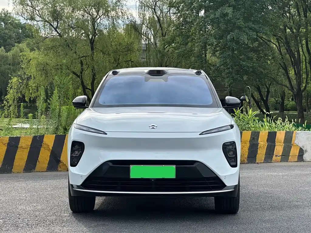 NIO ES8 2023