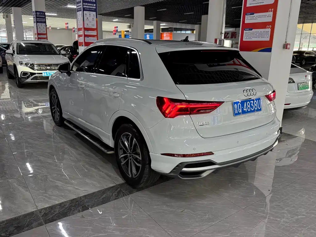 Audi Q3 2023 — фото 12