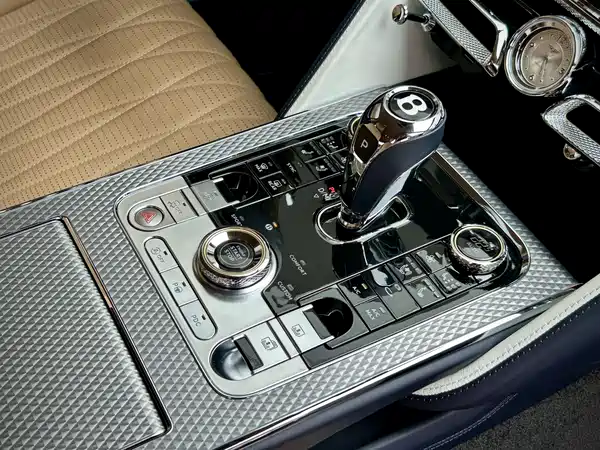 Bentley Flying Spur 2023