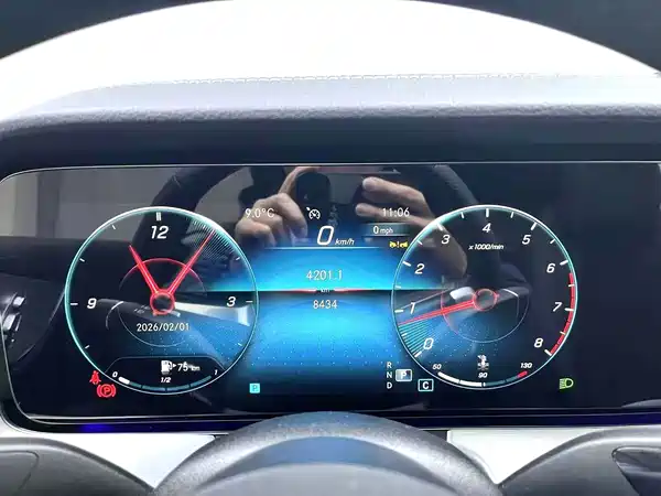 Mercedes-Benz E-Class 2024