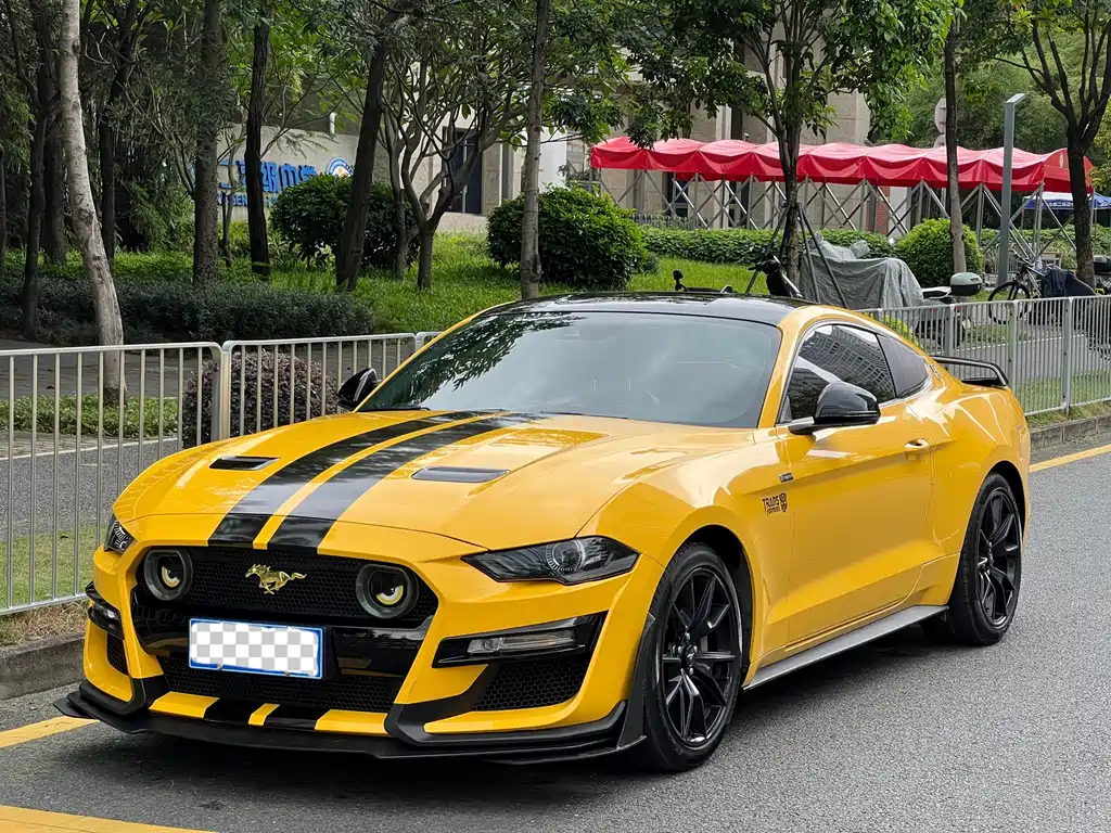 Ford Mustang 2021 — фото 1