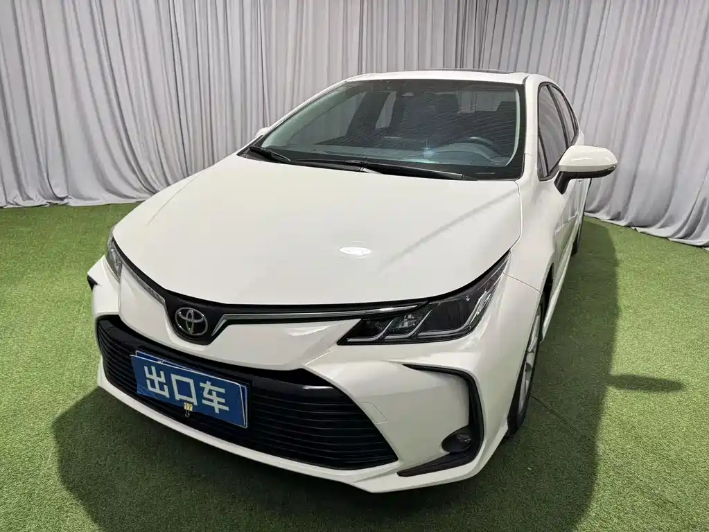 Toyota Corolla 2022 — фото 1