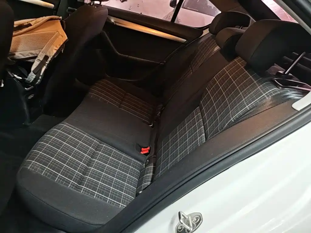 Skoda Octavia 2019 — фото 17