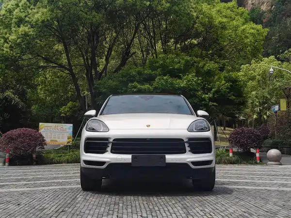 Porsche Cayenne 2022