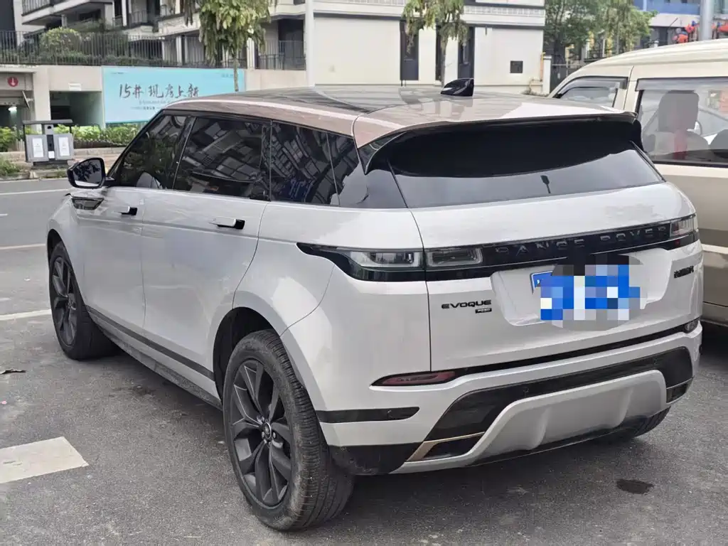 Land Rover Evoque 2023 — фото 4