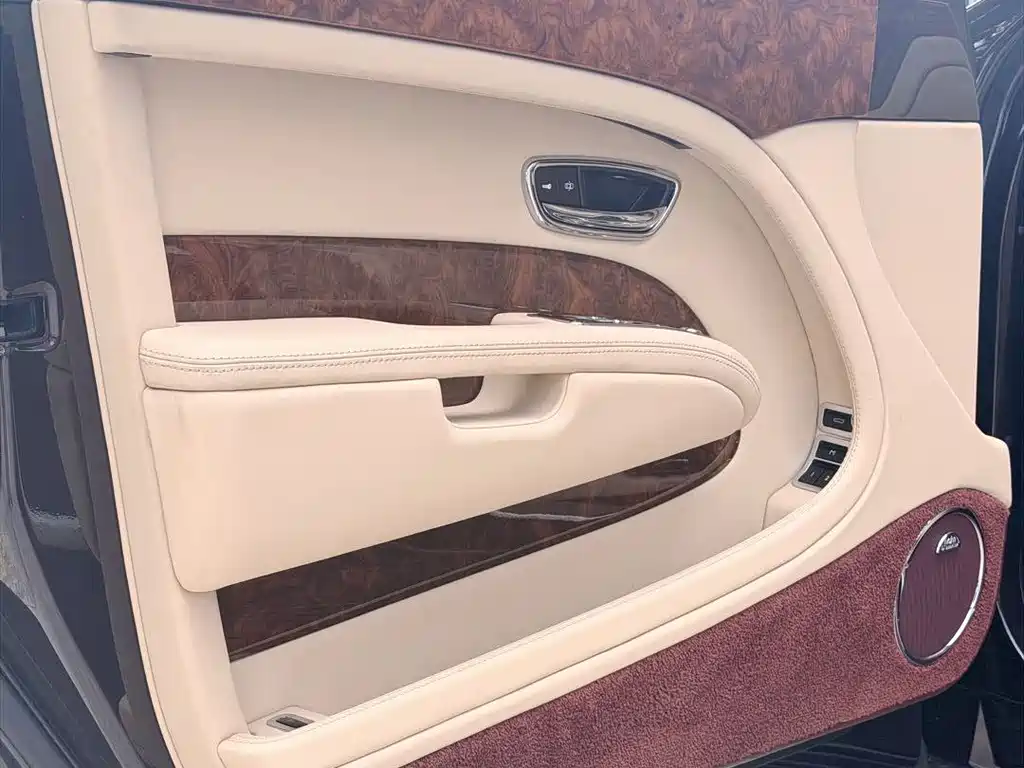 Bentley Mulsanne 2014 — фото 11