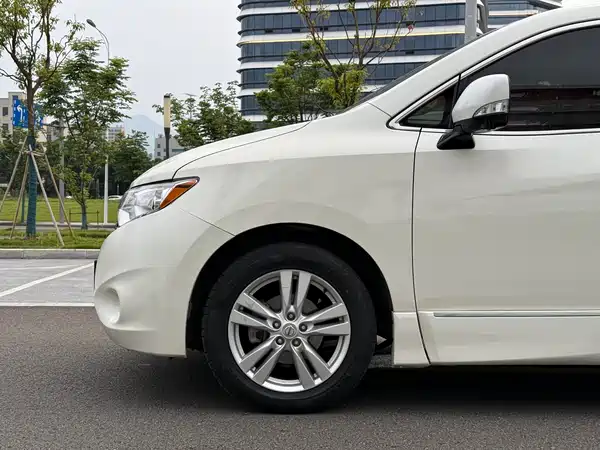 Nissan Quest 2015