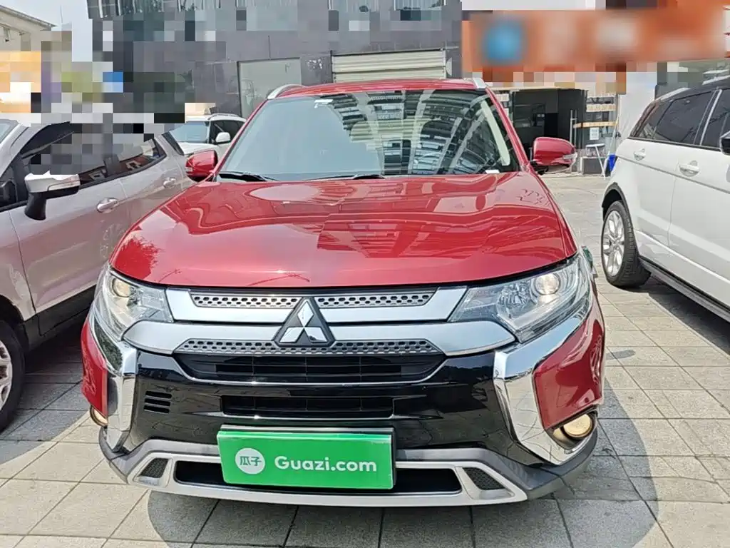 Mitsubishi Outlander 2020 — фото 3