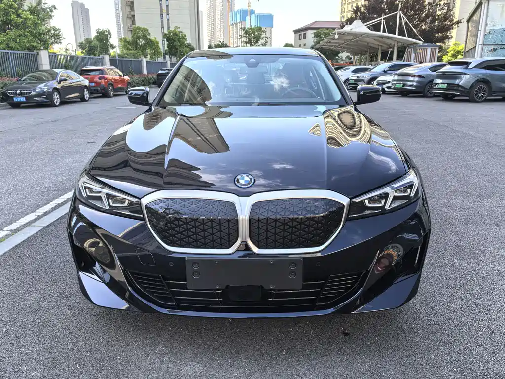 BMW i3 2025 — фото 2