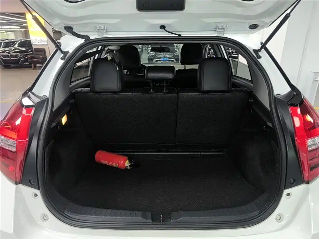 Toyota Yaris L 2019 — фото 19