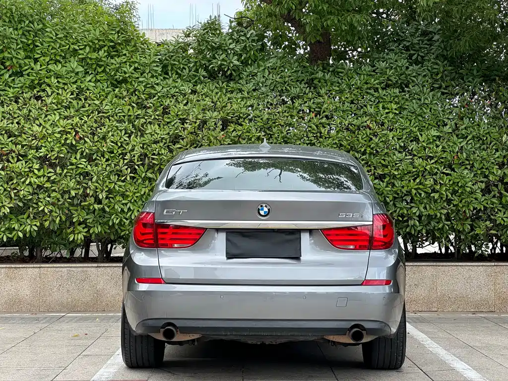 BMW 5 Series GT 2011
