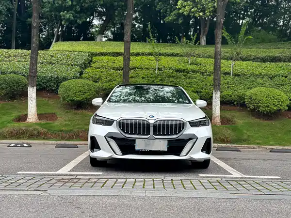 BMW 5 Series 2024