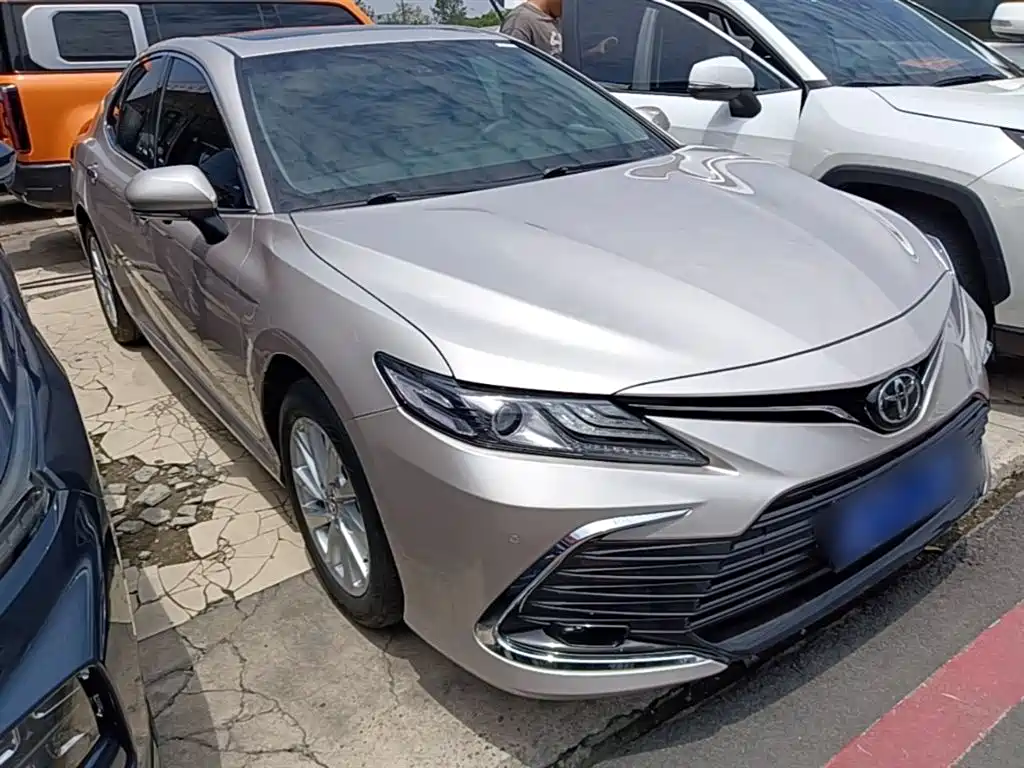 Toyota Camry 2022 — фото 4