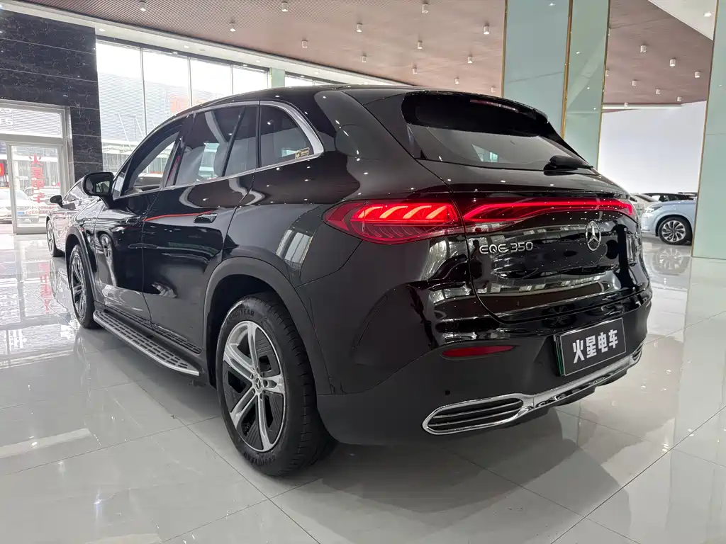 Mercedes-Benz EQE SUV 2023 — фото 15