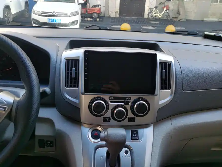 Nissan NV200 2018 — фото 13