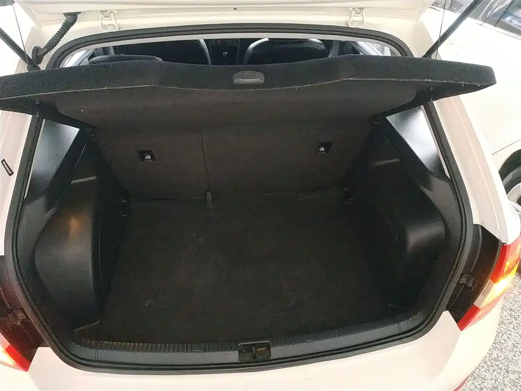Skoda Rapid Spaceback 2019 — фото 15