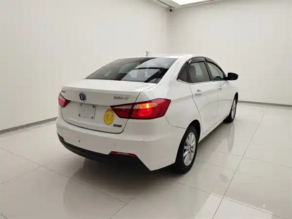 Changan Yuexiang V7 2015