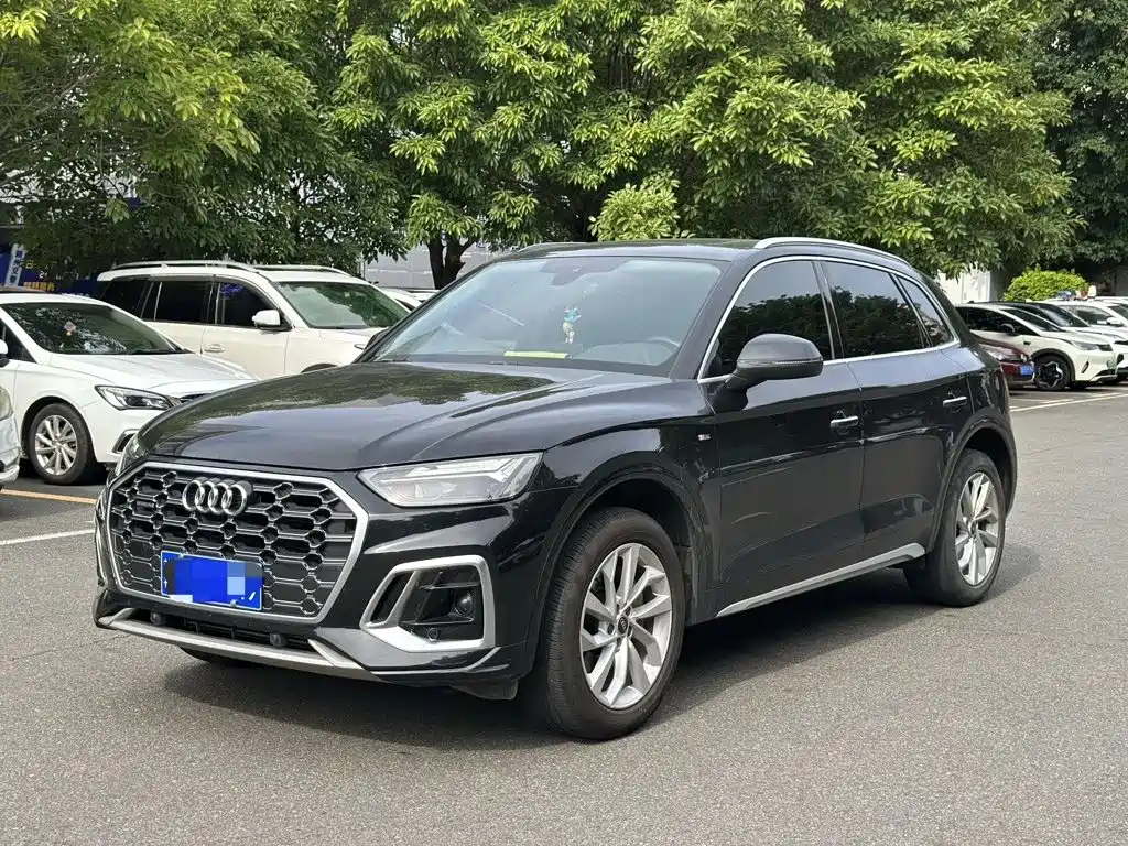 Audi Q5L 2022 — фото 1
